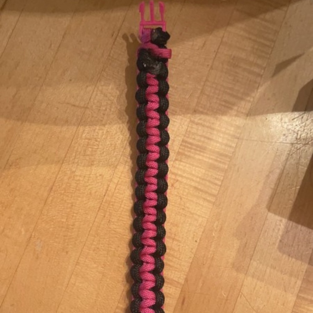 Paracord Bracelet - Picture 4 of 4